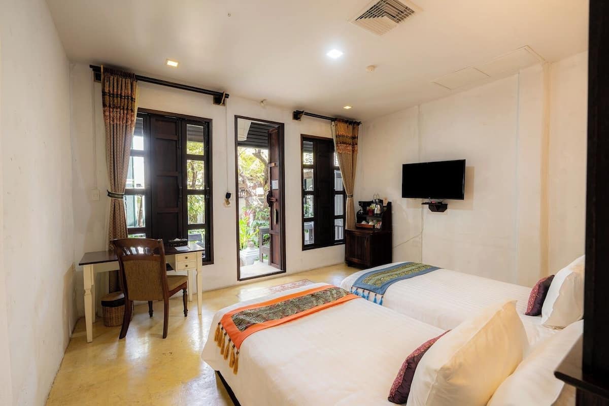 Deluxe Twin Room | Blackout drapes, rollaway beds, free WiFi, bed sheets