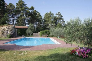 Piscine extérieure (ouverte en saison)
