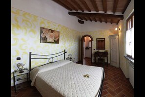 4 chambres, bureau, Wi-Fi gratuit, draps fournis