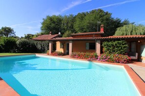 Seasonal outdoor pool - Pagliazzone (Bucine)