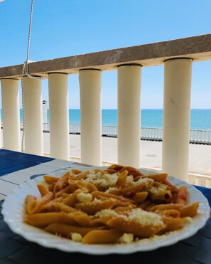 Property grounds - Sea view apartment with lift connected to the beach. (Anzio)