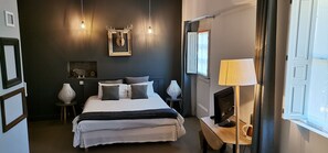 Decoración personalizada, muebles diferentes y escritorio