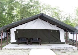 Deluxe Tent | Terrace/patio