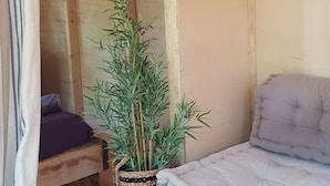 Family Tree House | Living area - Domaine de Chantoiseau (Saint-Pierre-des-Échaubrognes)