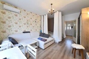 Studiosvit | Vardagsrum | Platt-tv