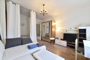 Studio Suite | Living area | Flat-screen TV - Apartment Maria Zagorka (Zagreb)