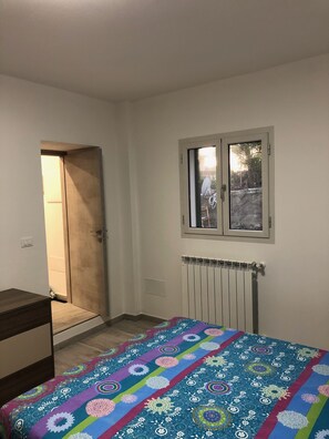 1 camera, ferro/asse da stiro, Wi-Fi gratuito, lenzuola