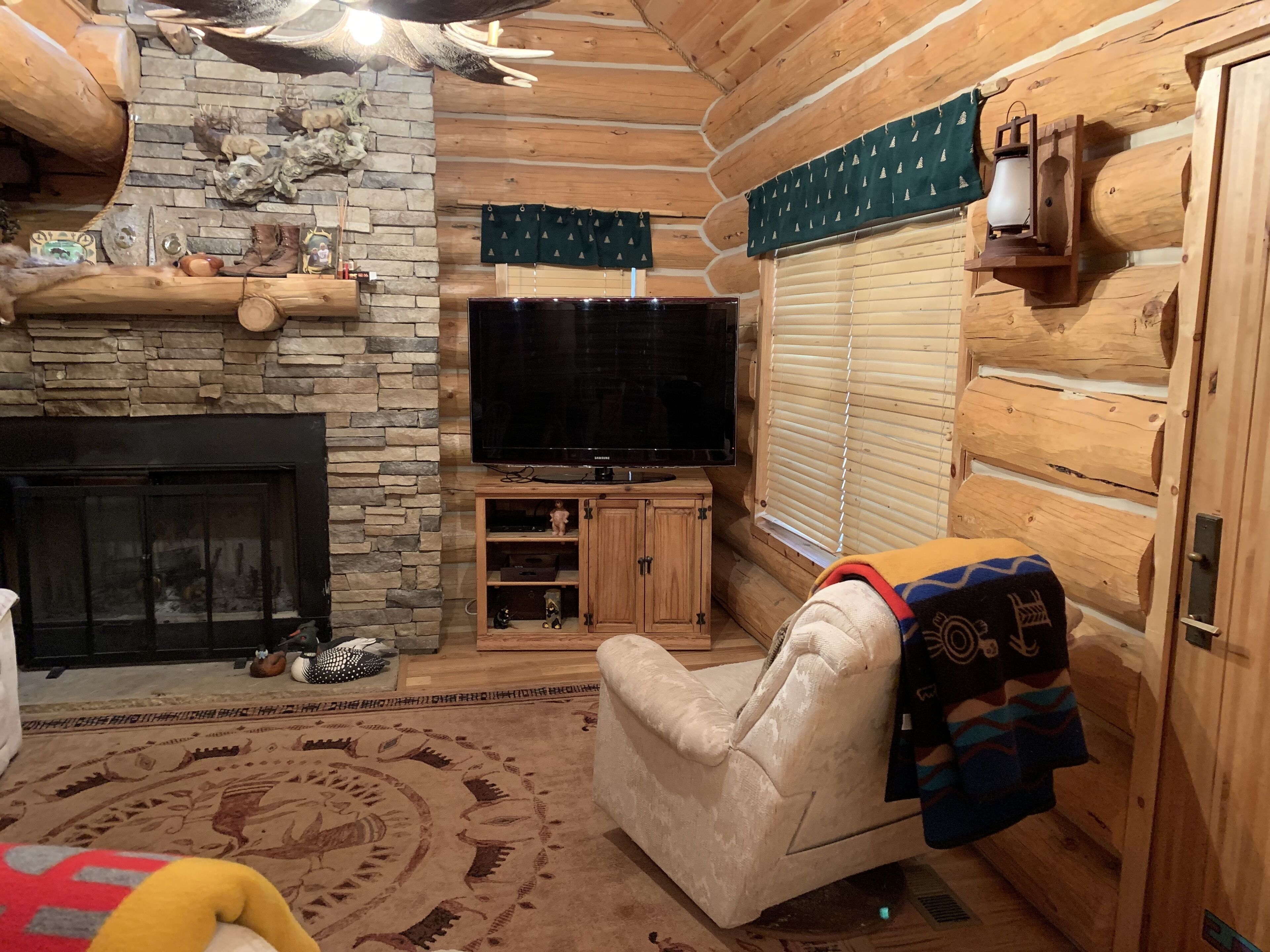 Aspen Sunset Log Cabin - surrounded by aspen trees & gorgeous views