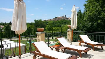 Sun deck