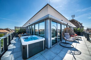Corner Suite with Terrace and Jacuzzi | Terrace/patio - Up Hotel Budapest (Budapest)