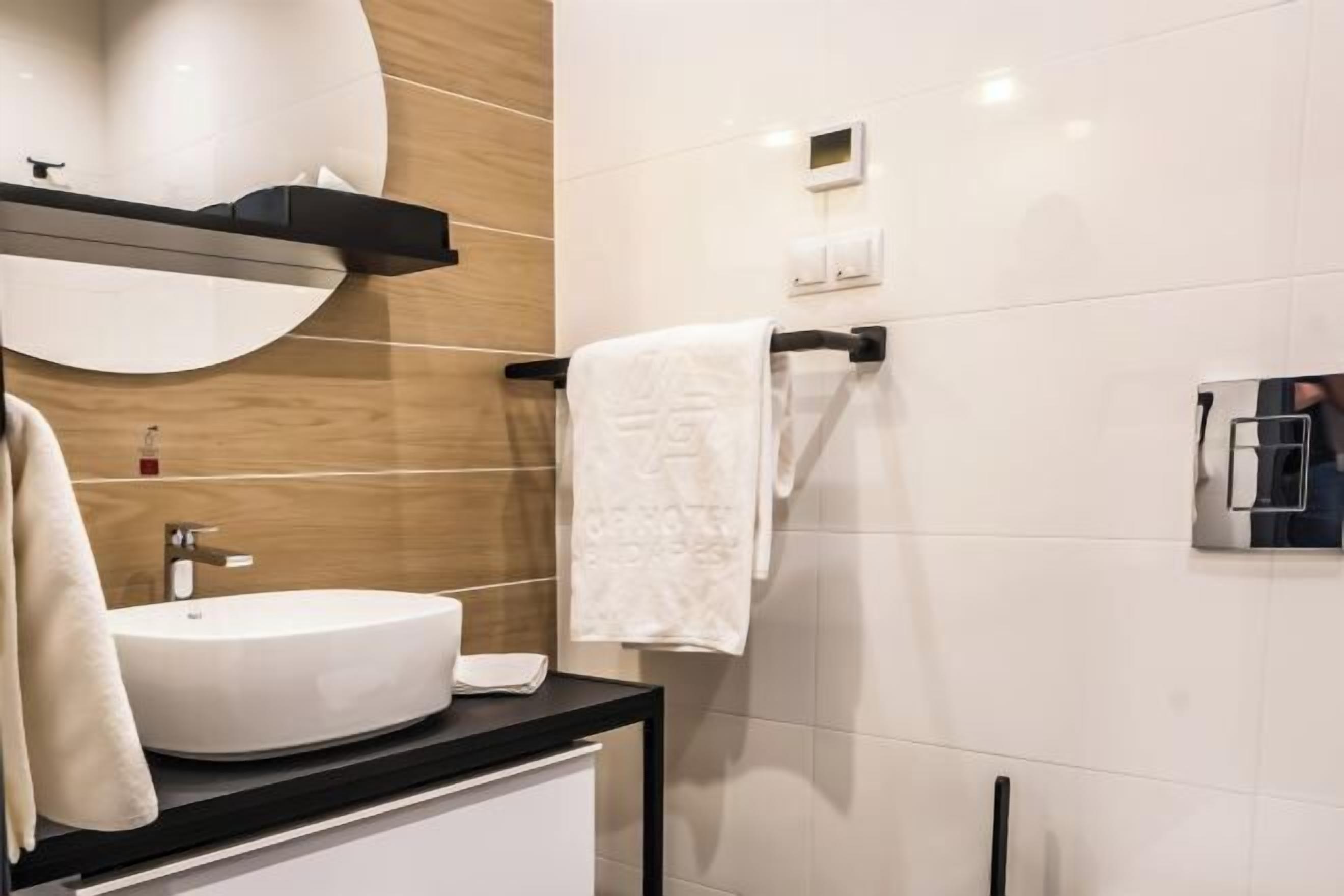 Bathroom | Free toiletries, hair dryer, slippers, towels