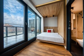 Mini Smart with Terrace | 1 bedroom, premium bedding, pillowtop beds, in-room safe