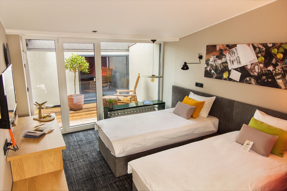 Superior Double or Twin Room, 1 Bedroom, Terrace | Desk, cribs/infant beds, free WiFi, bed sheets