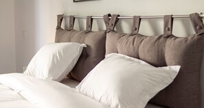Ropa de cama de alta calidad, cubrecamas y escritorio 