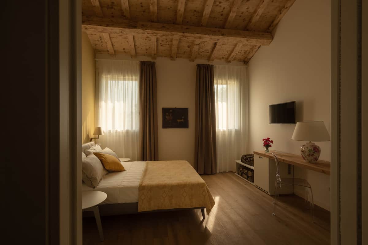 Camera Superior (Quercia) | 1 camera, biancheria da letto di alta qualità, copriletto in piuma