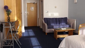 開放式客房 | 客廳