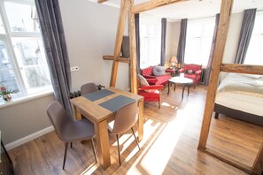 Studio (2) | In-room dining