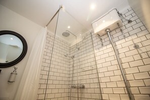 Studio (3) | Dusche im Bad