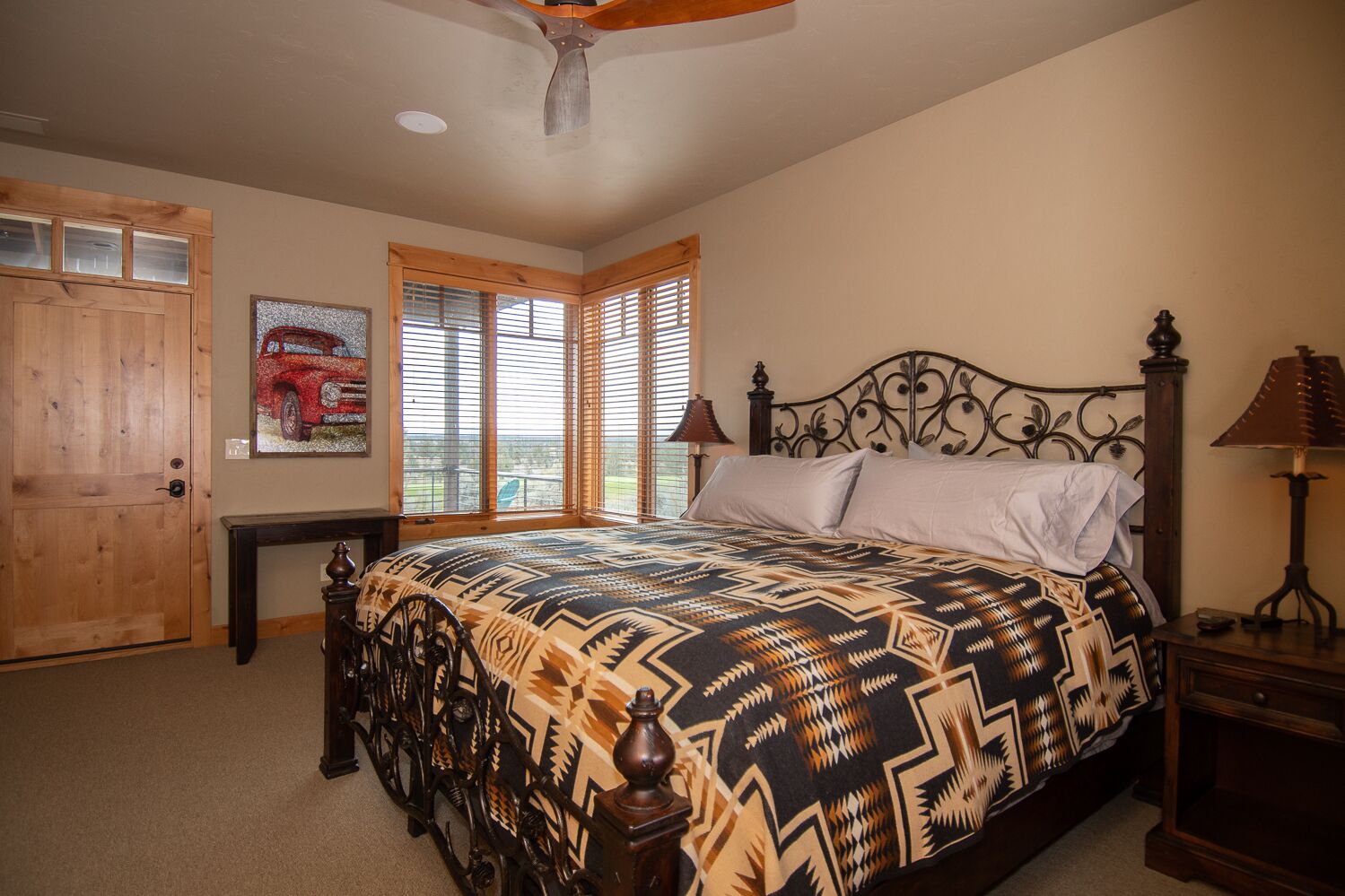 Family Friendly, luxurious cabin on the golf course