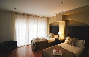 Apartment, 3 Bedrooms | 3 bedrooms, iron/ironing board, free WiFi, bed sheets