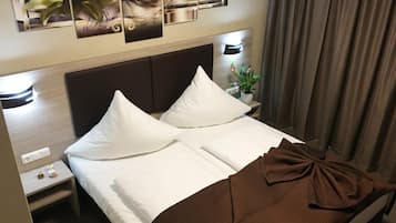 Schreibtisch, schallisolierte Zimmer, kostenloses WLAN, Bettwäsche