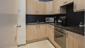 Private kitchen - Comfortable Central Studio Apartment (Nottingham)