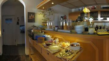 Daily buffet breakfast for a fee