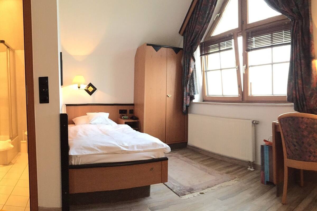Business Single Room