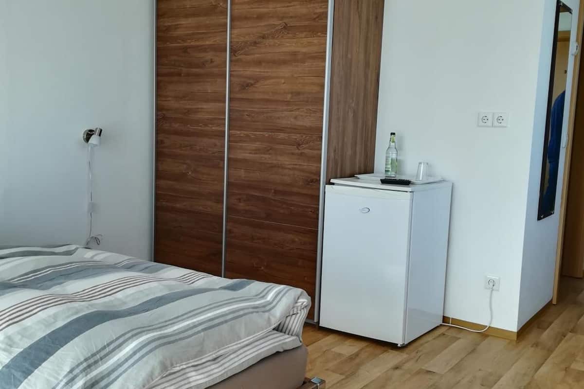 single room, balcony | down duvets, desk, blackout curtains, soundproofing