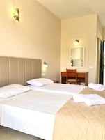 In-room safe, free WiFi, bed sheets