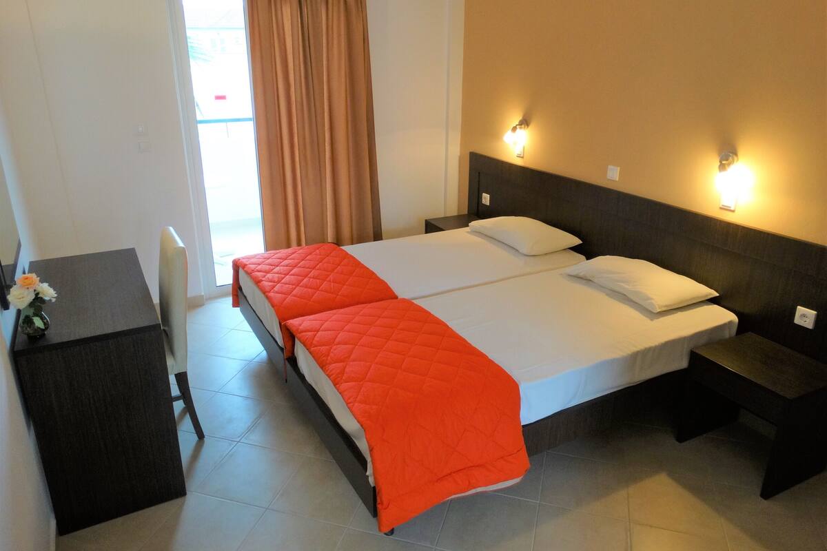 In-room safe, free WiFi, bed sheets