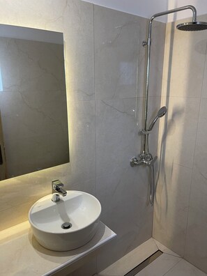 In-room safe, free WiFi, bed sheets - Oasis Beach Club (Corfu)