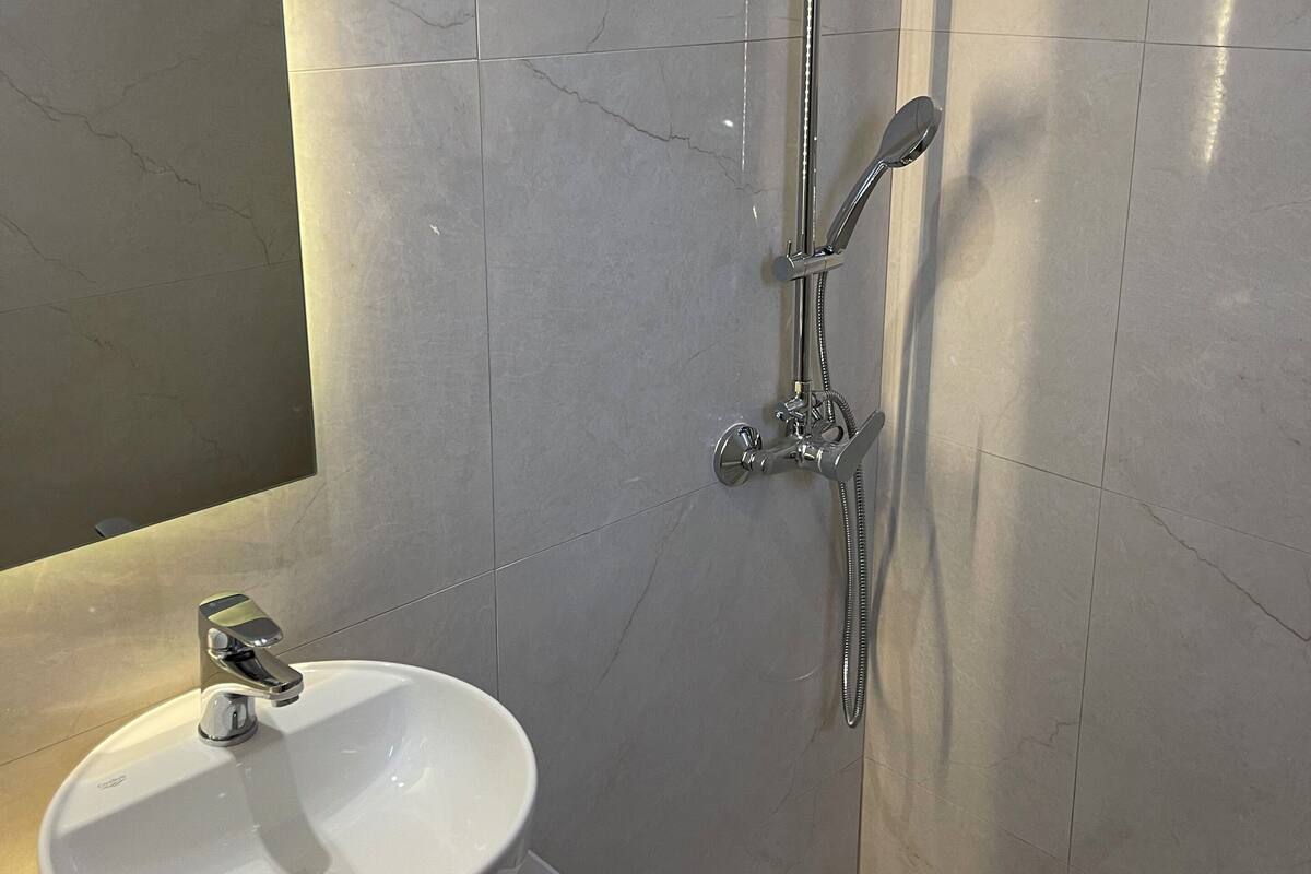 In-room safe, free WiFi, bed sheets
