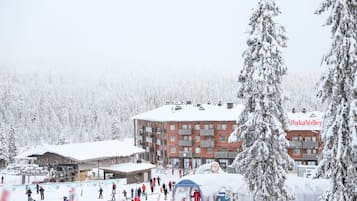 Vista frontal de la propiedad