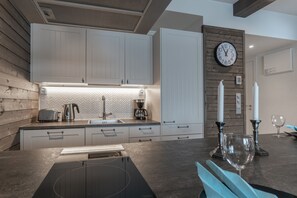 RukaValley 48, Sauna | Private kitchen | Fridge, microwave, coffee/tea maker, electric kettle - Ski-Inn RukaValley (Kuusamo)