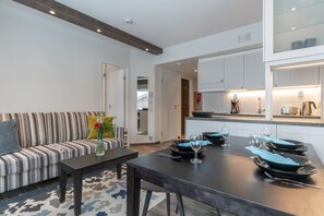 RukaValley 58, Sauna | Living area | 43-inch flat-screen TV with satellite channels, TV - Ski-Inn RukaValley (Kuusamo)