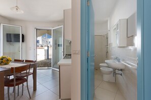 Standard House, 2 Bedrooms | 2 bedrooms, iron/ironing board - Villetta Catia (Nardò)