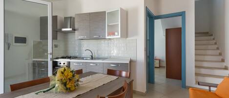 Standard-Haus, 2 Schlafzimmer | Wohnbereich | Flachbildfernseher