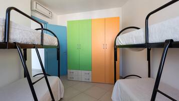 Casa Standard, 2 camere da letto | 2 camere, ferro/asse da stiro