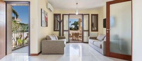 Comfort huis, 3 slaapkamers | Woonkamer | Televisie