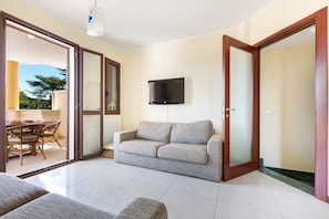 Comfort House, 3 Bedrooms | Living room | TV - Villetta Lucri (Nardò)