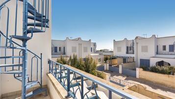 Comfort House, 2 Bedrooms | Balcony