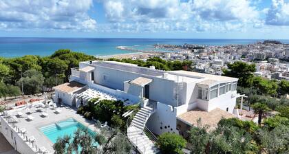 MAISON MARIE: the panoramic terrace on Vieste