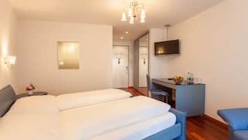 1 habitaciĂłn, muebles diferentes, escritorio y wifi gratis