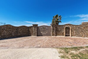 Entrada de la propiedad