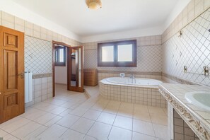 舒適單棟房屋, 4 間臥室 | 浴室 | 花灑/浴缸組合