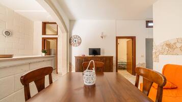 Rumah Standar, 2 kamar tidur | Makan di kamar