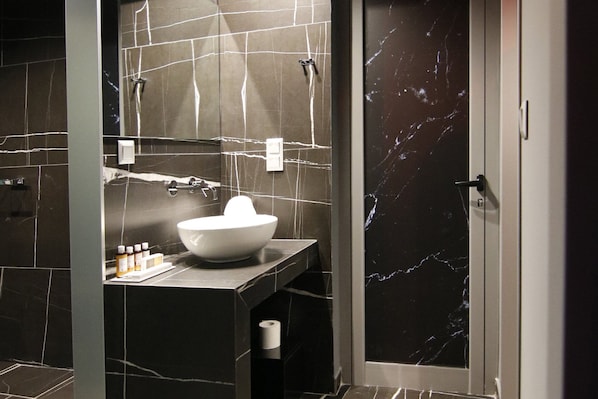 Deluxe King Room | Bathroom sink - Madison Hotel & Suites - Adults Only (Athens)