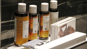 Deluxe King Room | Bathroom amenities | Separate tub and shower, jetted tub, designer toiletries, hair dryer - Madison Hotel & Suites - Adults Only (Athens)