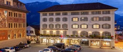 Façade de l’hébergement - soirée/nuit